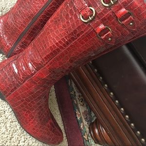 Donald J. Pliner Antique Gator Riding Boots ✨